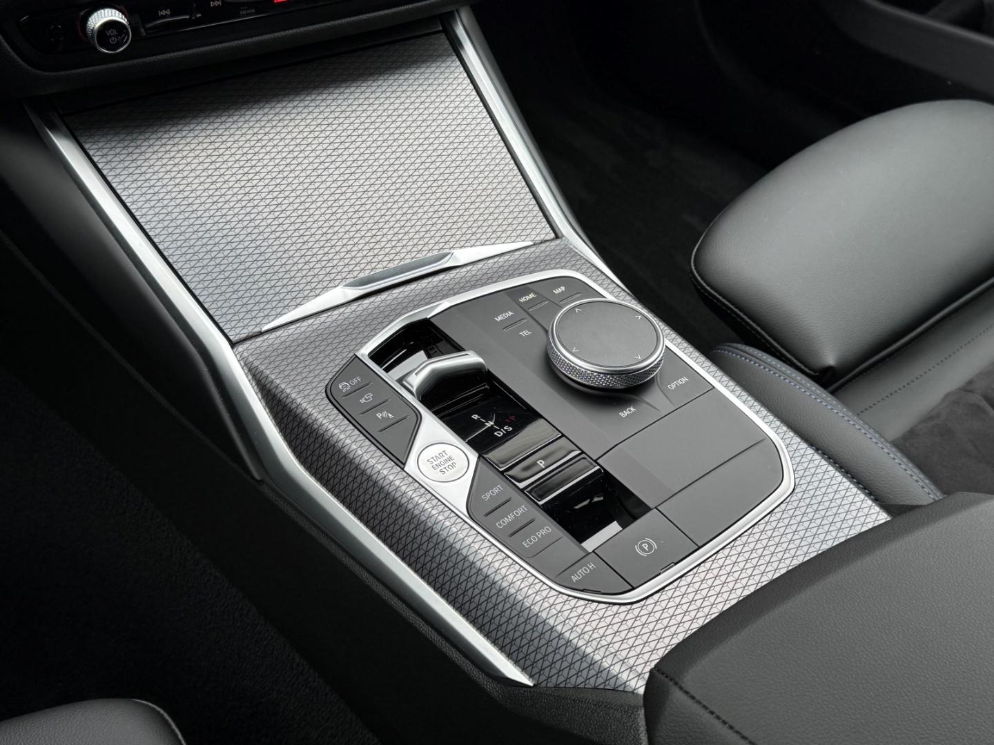 BMW 320 320d M-Sport Sedan xDrive