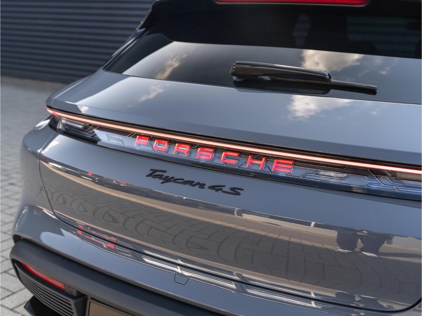 Porsche Taycan 4S Cross Turismo