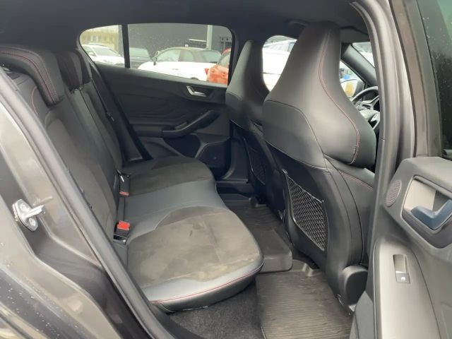 Ford Focus EcoBoost ST Line