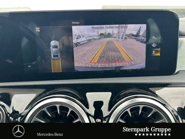 Mercedes-Benz A 180 AMG Line