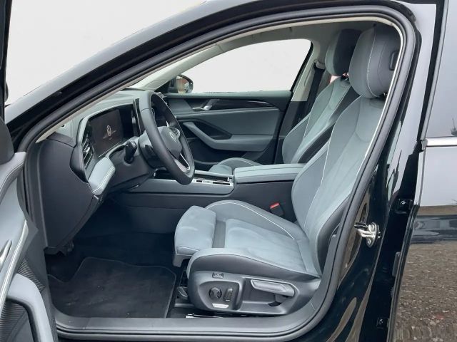 Volkswagen Passat 1.5 eTSI Business DSG