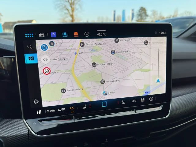 Volkswagen Golf 1.5 eTSI DSG R-Line Variant