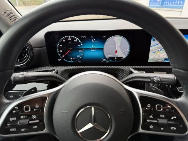 Mercedes-Benz A 180 A 180 d