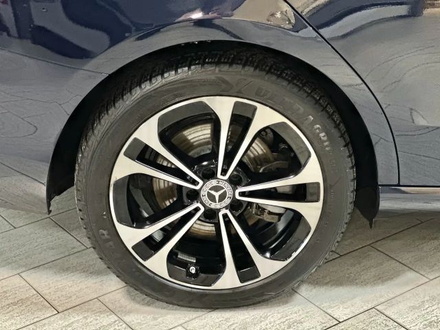 Mercedes-Benz C 200 Sedan