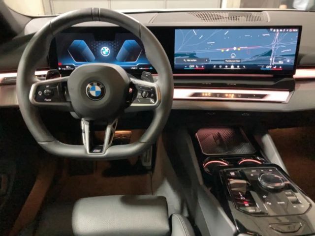 BMW 520 520i M-Sport Sedan