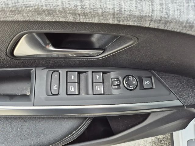 Peugeot E-5008 Elektro 210 73kWh