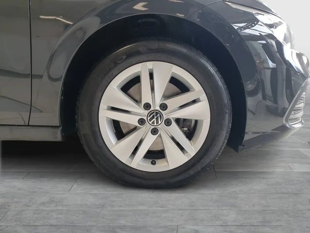 Volkswagen Golf Life Variant