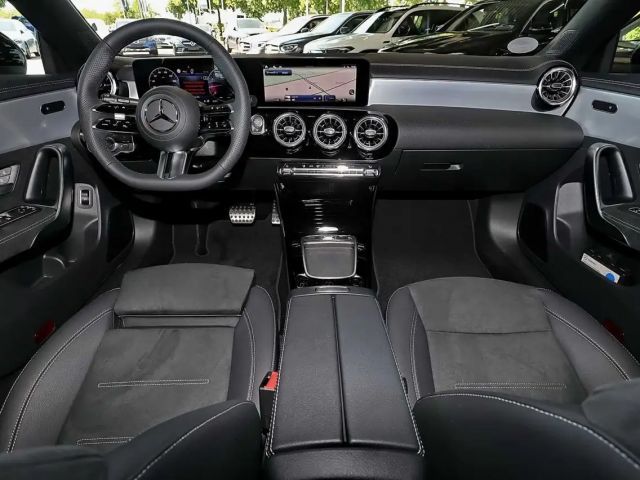 Mercedes-Benz CLA 200 AMG Line