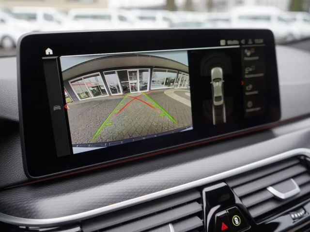 BMW 530 530e M-Sport Sedan