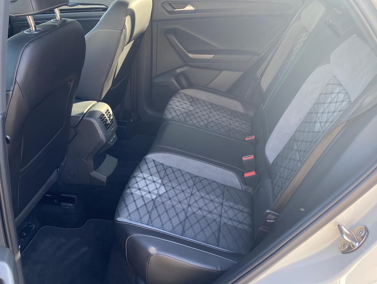 Volkswagen T-Roc 1.5 TSI DSG IQ.Drive R-Line