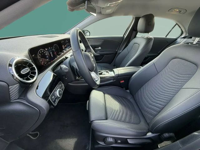 Mercedes-Benz A 200 Progressive