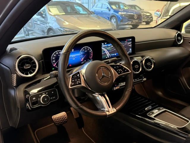 Mercedes-Benz A 180 Hatchback Progressive