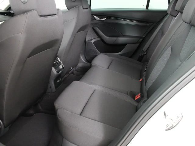 Skoda Octavia Essence TSI