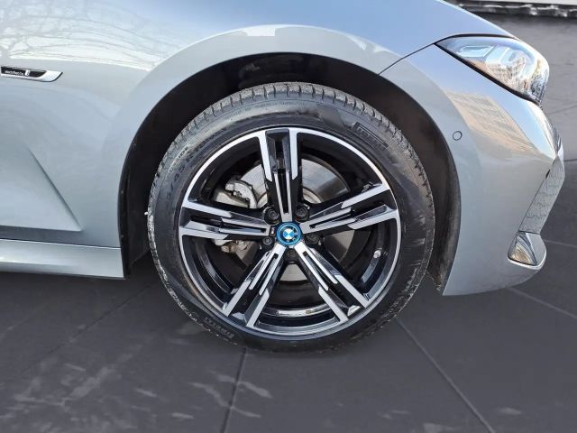 BMW 320 320e M-Sport Sedan