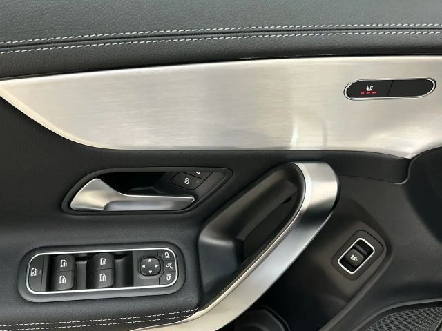 Mercedes-Benz CLA 180 Coupé Progressive