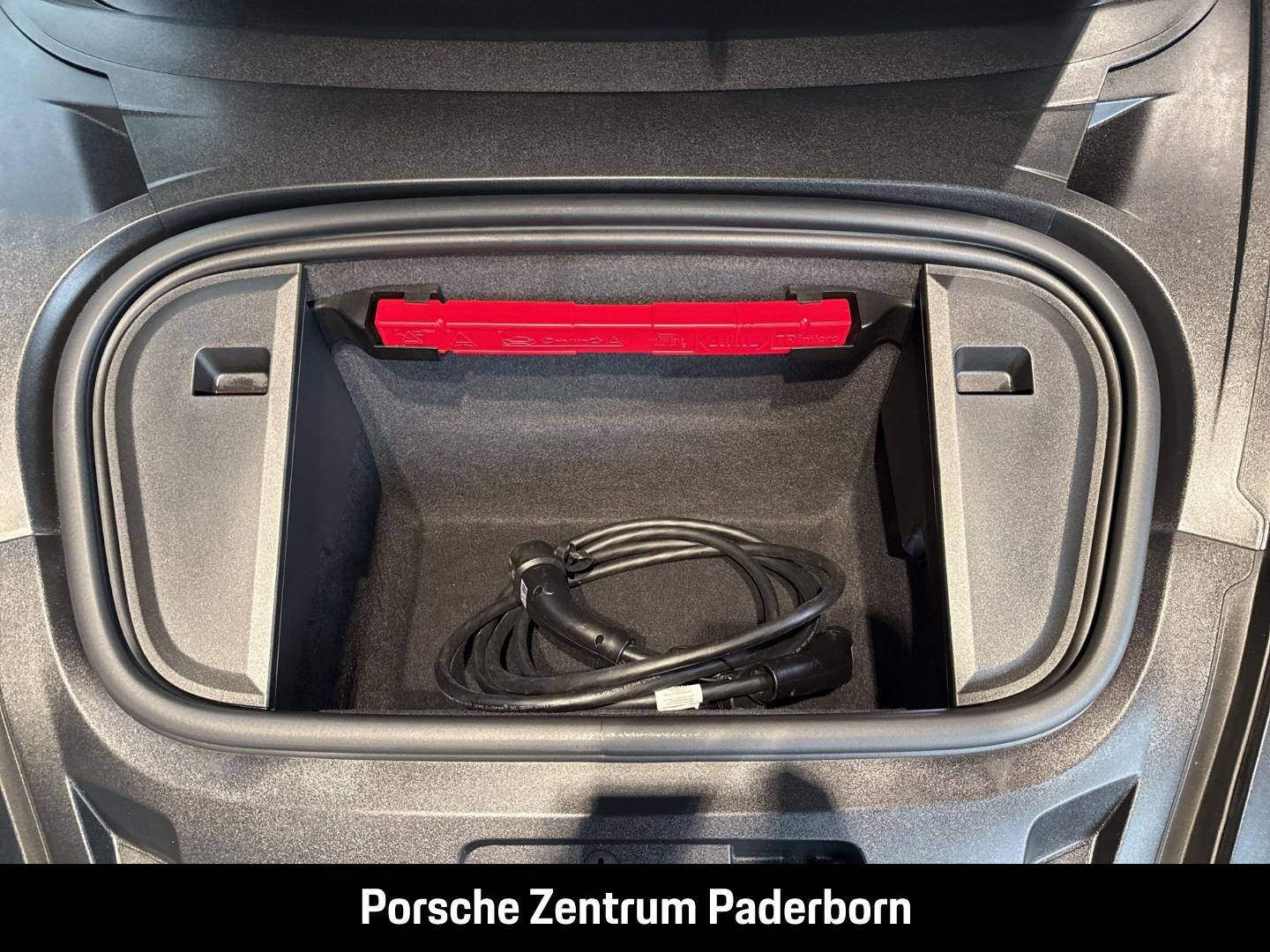 Porsche Taycan InnoDrive Head-Up Luftfederung 20-Zoll