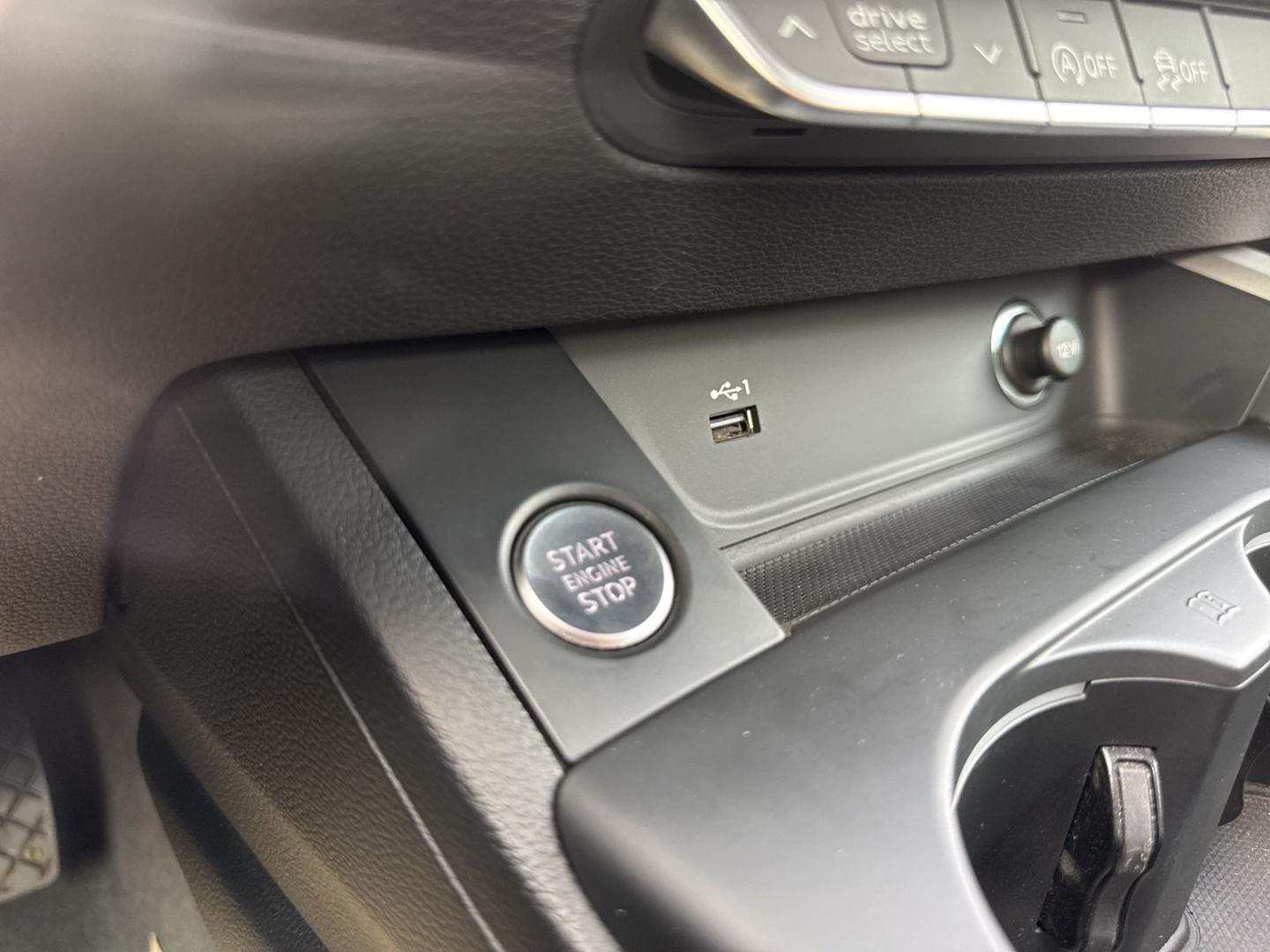 Audi A4 40 TFSI Avant S-Tronic