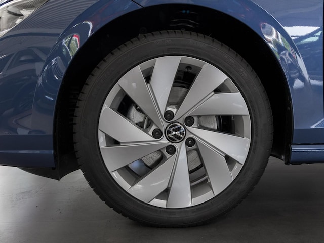 Volkswagen Golf Life Variant