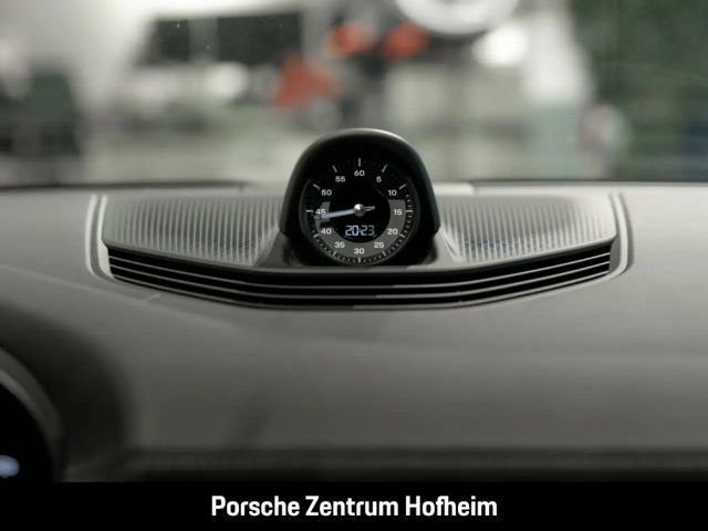 Porsche Taycan 4 Cross Turismo