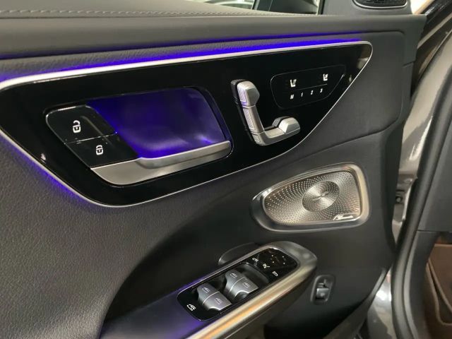 Mercedes-Benz C 200 AMG Line Sedan