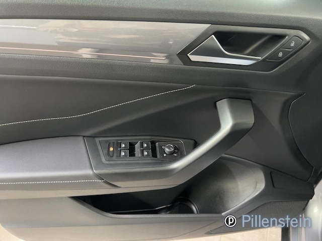 Volkswagen T-Roc Business DSG Style