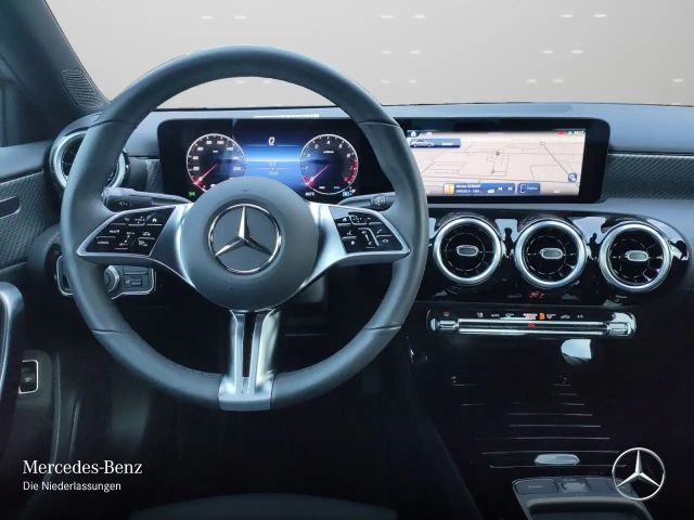 Mercedes-Benz A 200 Progressive