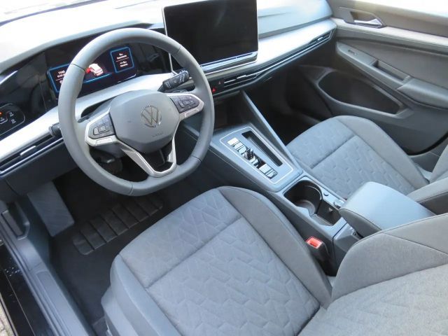 Volkswagen Golf 1.5 eTSI DSG Variant