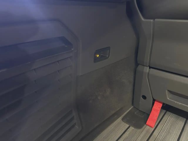 Volkswagen Multivan Lang Style T7