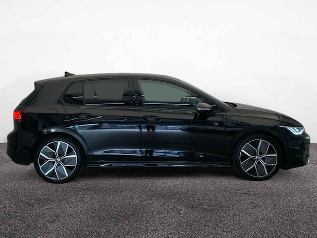 Volkswagen Golf 1.5 eTSI Golf VIII R-Line