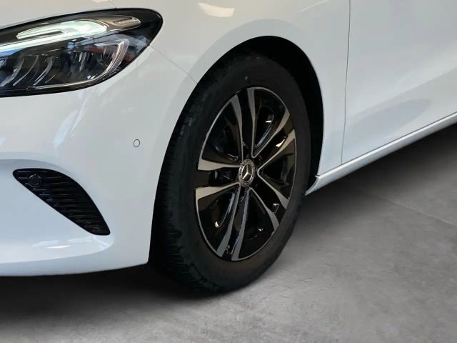 Mercedes-Benz B 220 4MATIC Progressive Sedan
