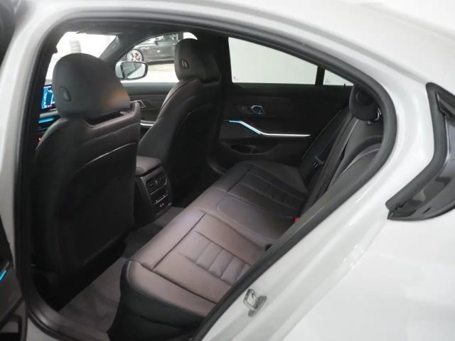BMW 330 330e Sedan xDrive
