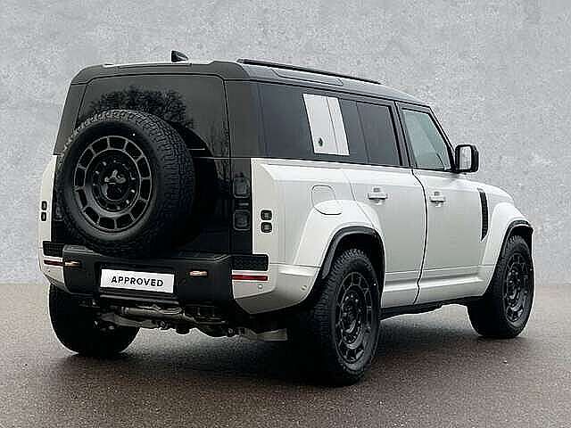 Land Rover Defender 110