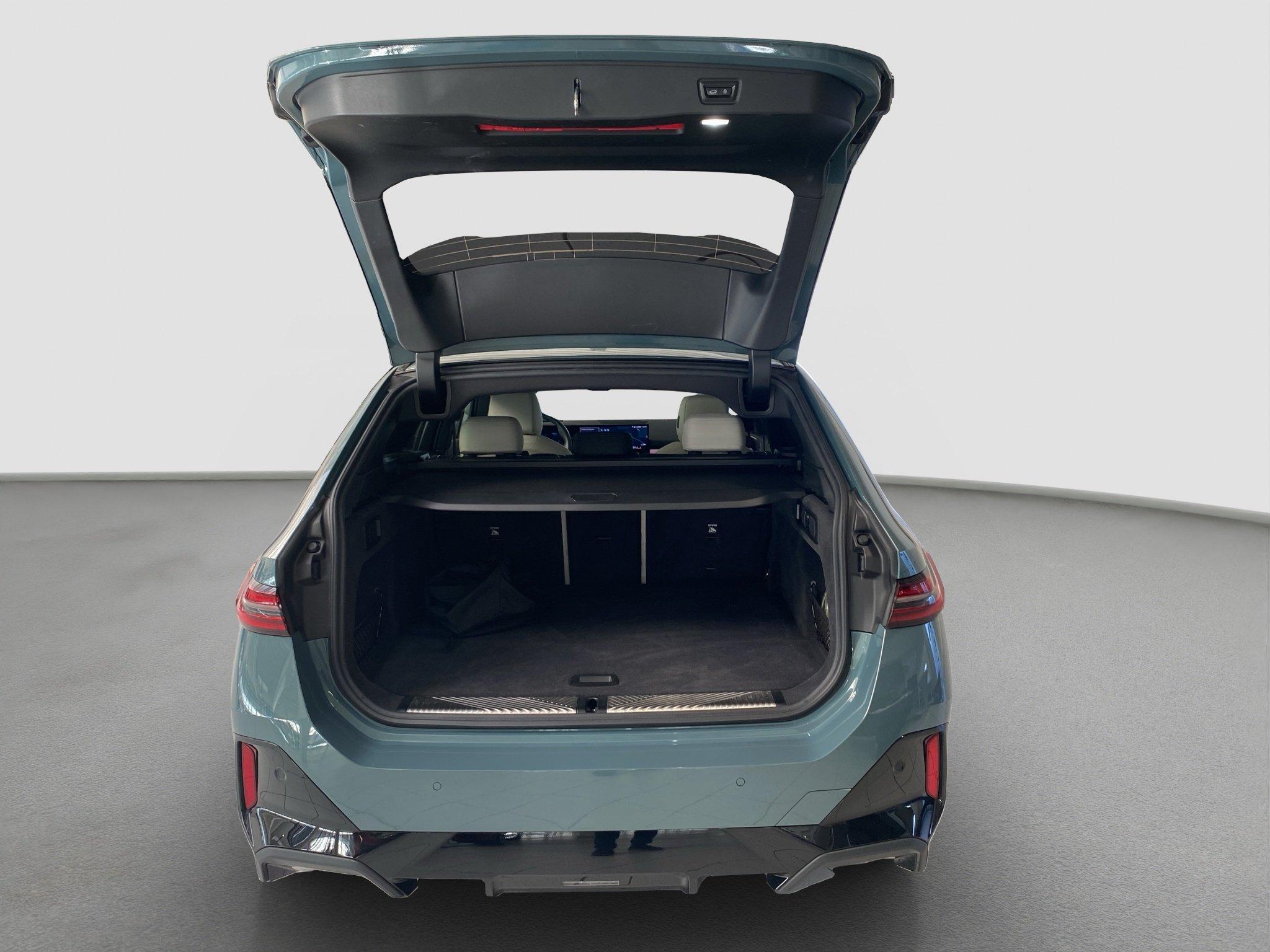 BMW i5 Touring eDrive40