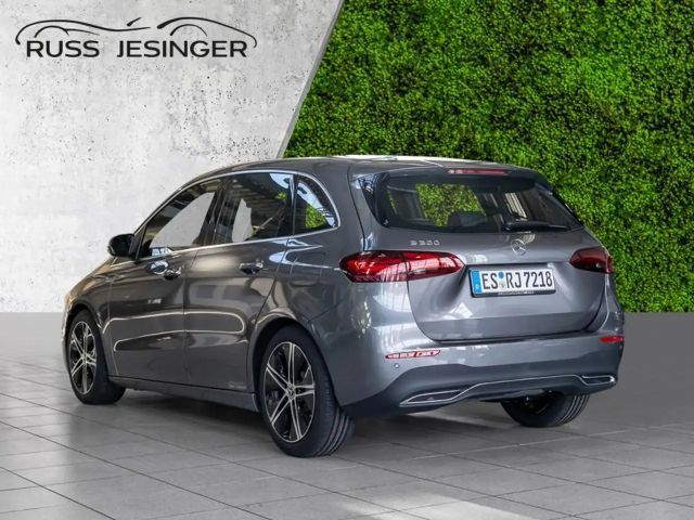 Mercedes-Benz B 200 Progressive Sedan