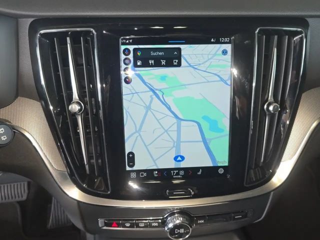 Volvo V60 Cross Country AWD Plus