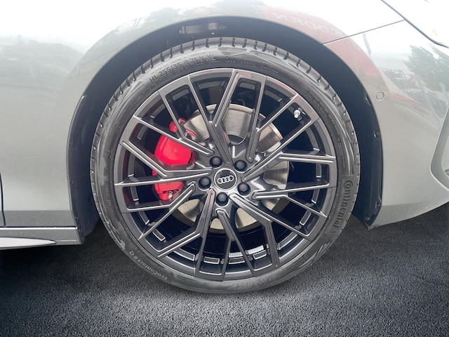 Audi A6 Avant Quattro S-Tronic