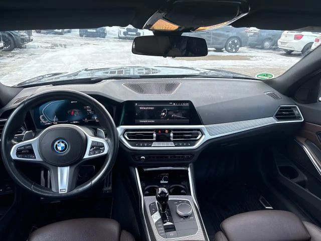 BMW 330 330e M-Sport xDrive