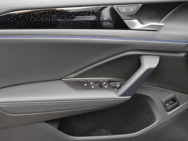 Volkswagen Tiguan Tiguan 2.0 TDI DSG 4M R-Line AHK, Standhzg., Pa...