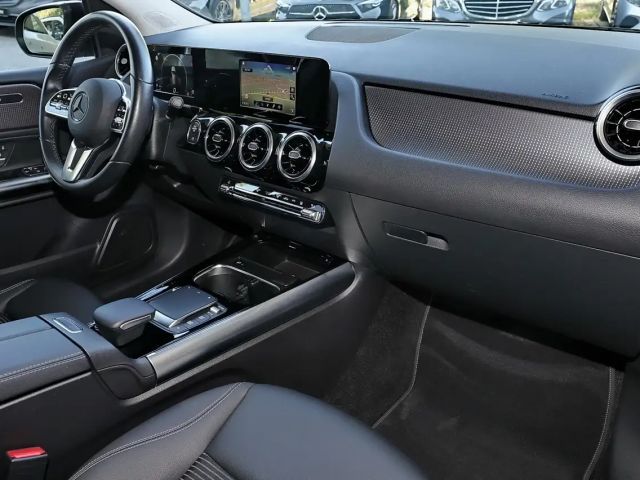 Mercedes-Benz B 200 B 200 d