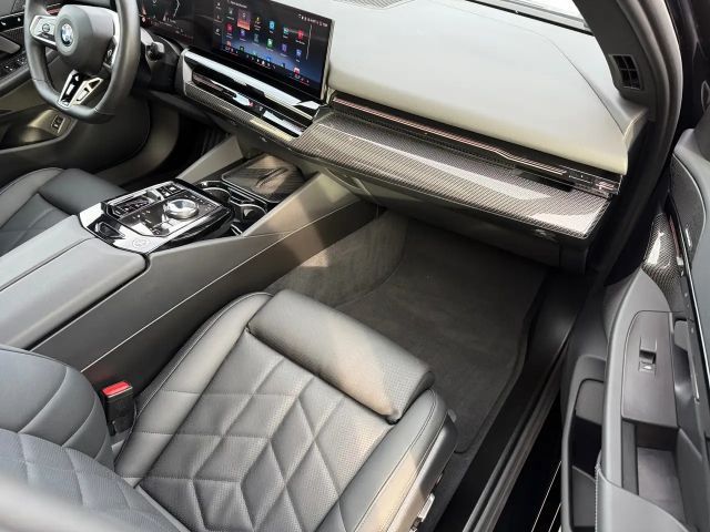 BMW 520 520i M-Sport Sedan