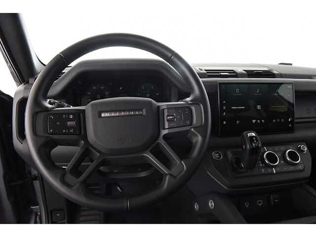 Land Rover Defender 110 Dynamic HSE