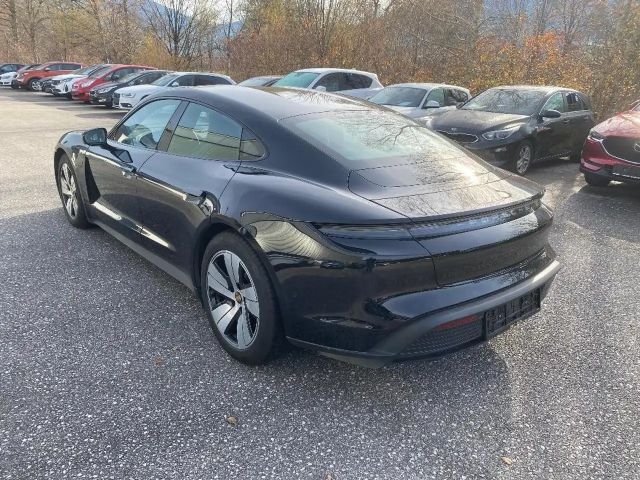 Porsche Taycan 71kWh