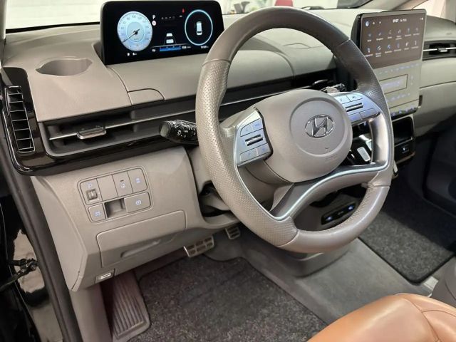 Hyundai Staria Signature Vierwielaandrijving