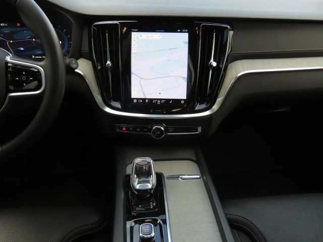 Volvo V60 Cross Country Pro