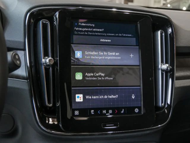 Volvo XC40 AWD Plus Recharge Twin Engine