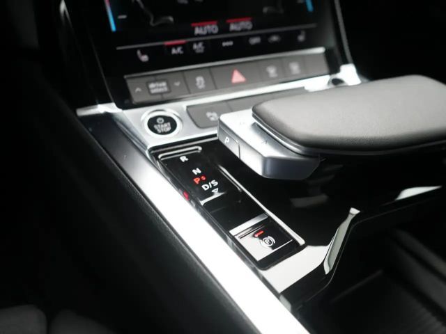 Audi Q8 e-tron LEDER NAVI HUD VIRT CARPLAY SHZ PANO