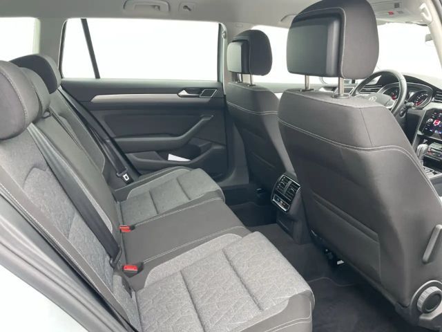 Volkswagen Passat 1.5 TSI Business DSG Variant