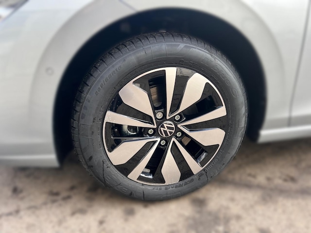 Volkswagen Golf 1.5 eTSI DSG
