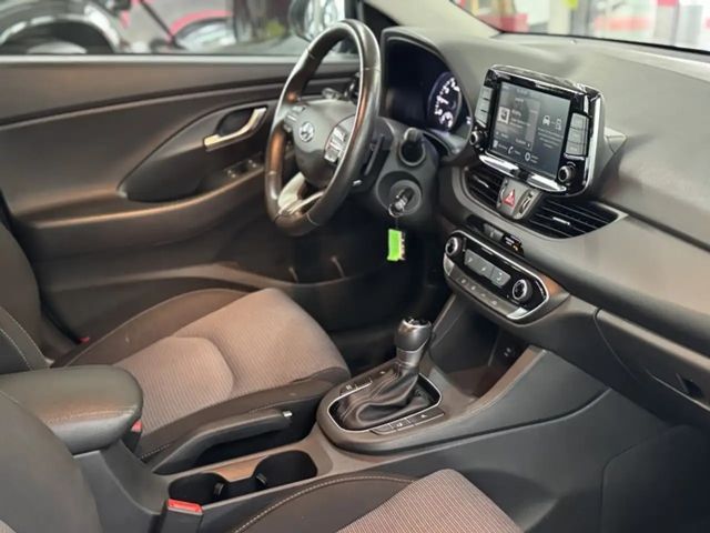 Hyundai i30 Hybrid Select