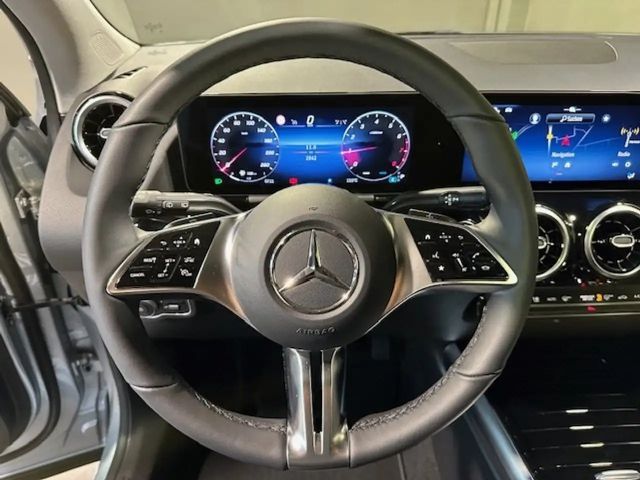 Mercedes-Benz GLA 220 4MATIC Progressive